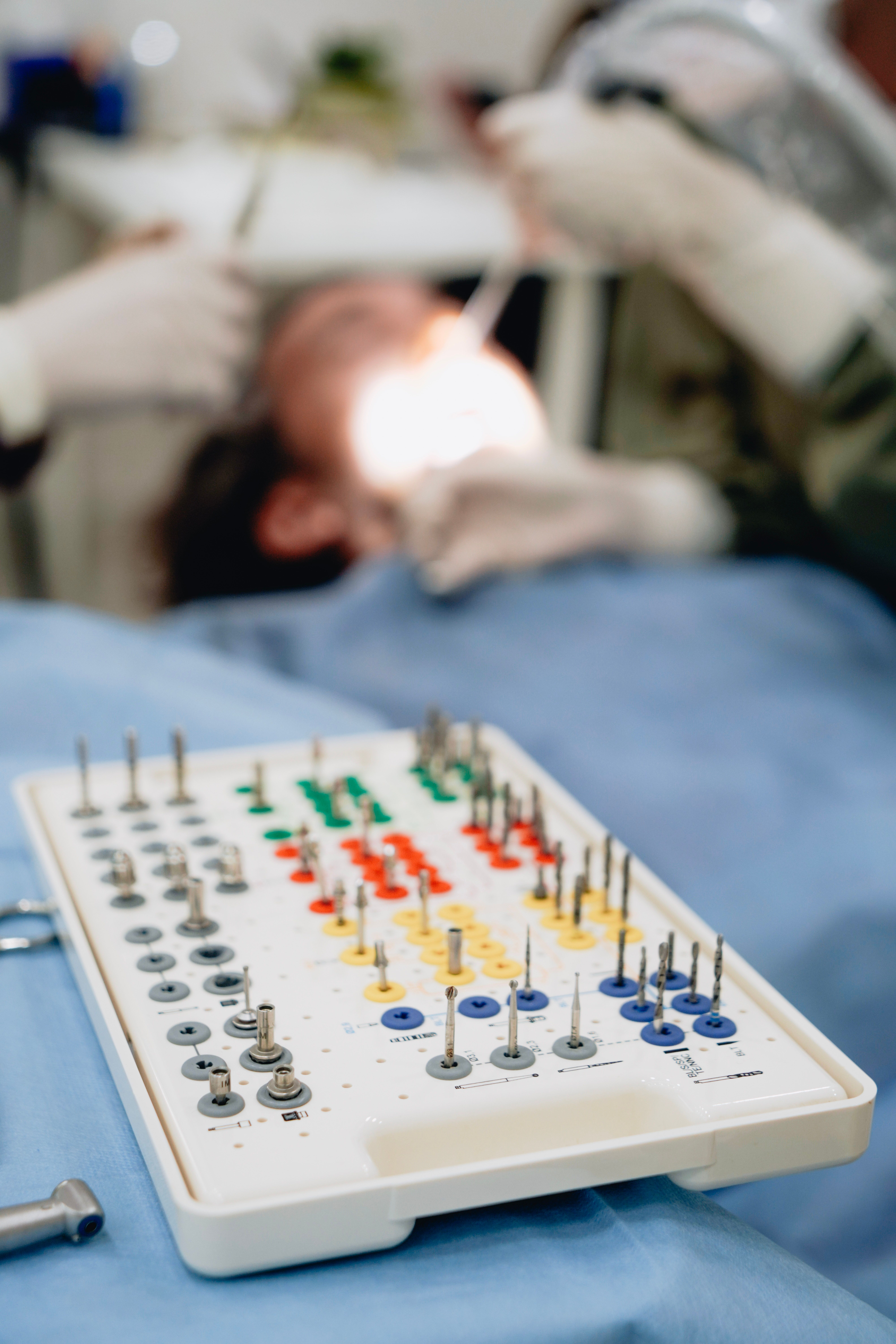 Implante dental de titanio